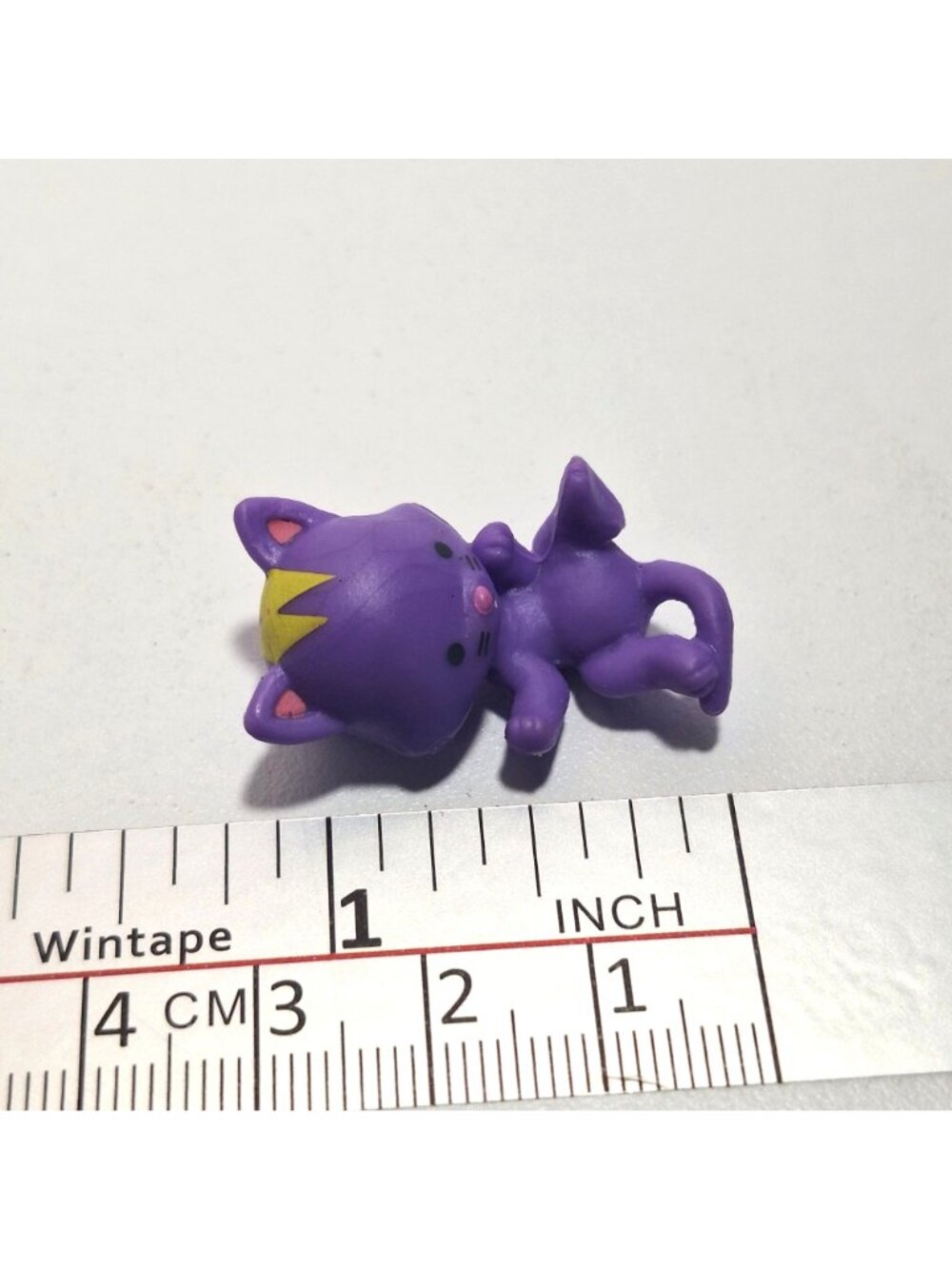 Twozies Season 1 Purple Raccoon Baby Figure 1.25" - Picture 2 of 13